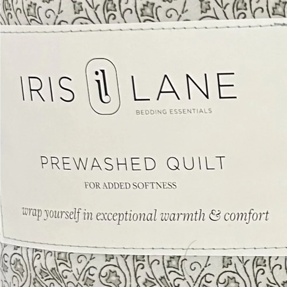 Iris Lane Green and White Floral Full/Queen Quilt 90”x90”